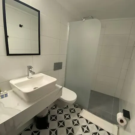 Garden Palace Boutique كوشاداسيه