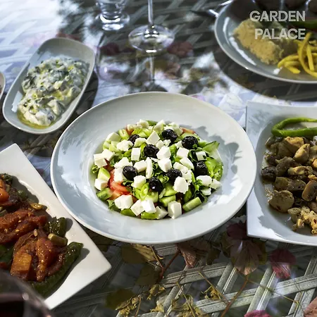 Garden Palace Boutique 2* 쿠사다시