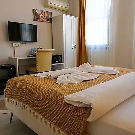 Garden Palace Boutique Hotel 2*