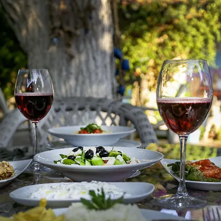 Garden Palace Boutique Hotel 2*